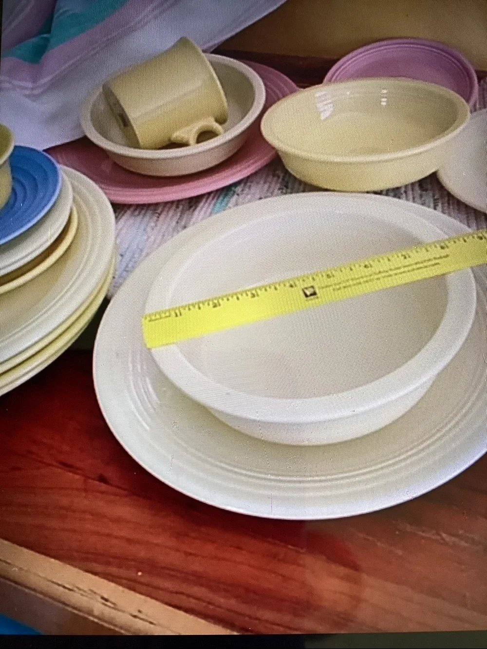 🧈  YELLOW FIESTAWARE, LEAD FREE 5 Piece Place Setting w/out Box